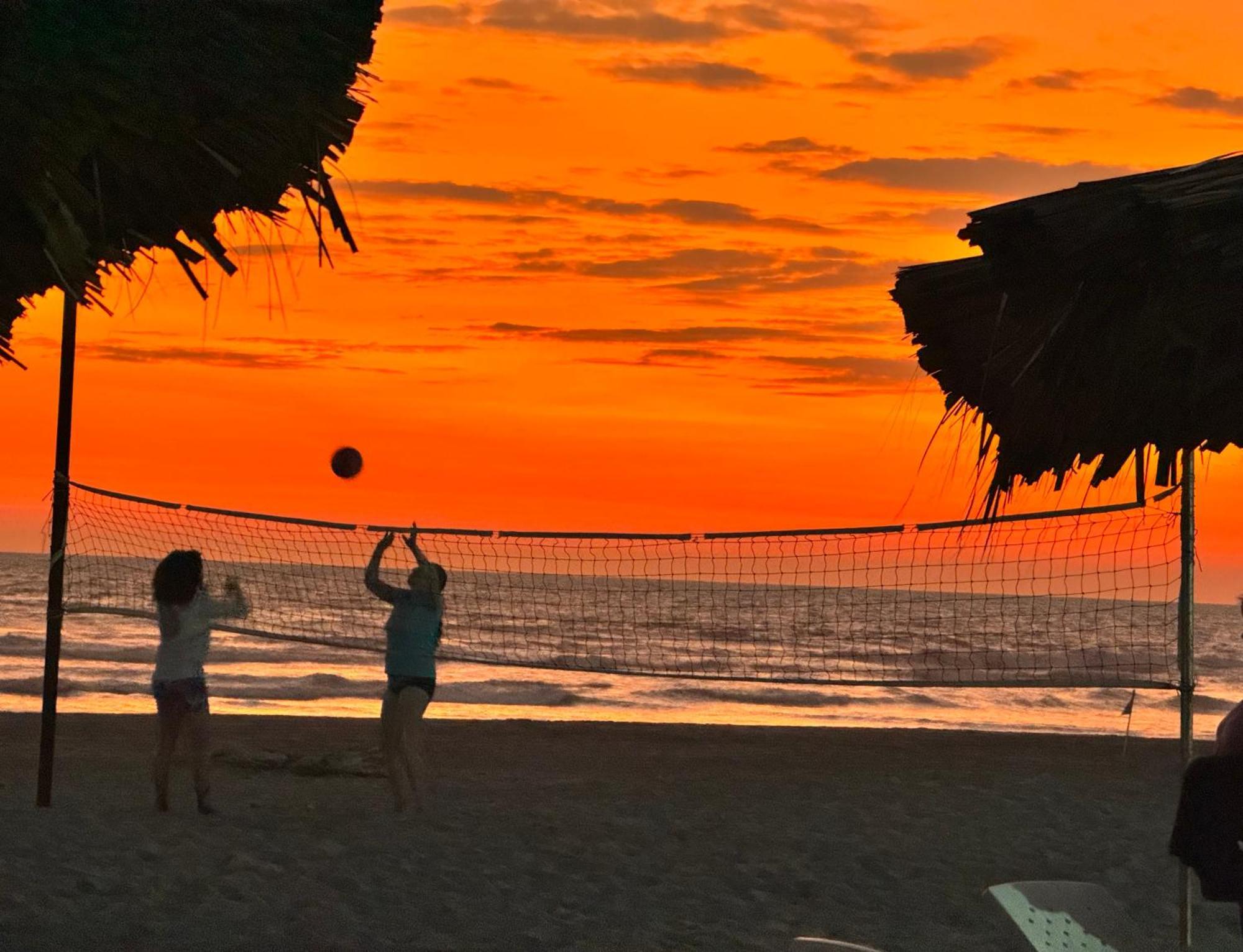 Hotel Tesoro Beach San Luis La Herradura Εξωτερικό φωτογραφία