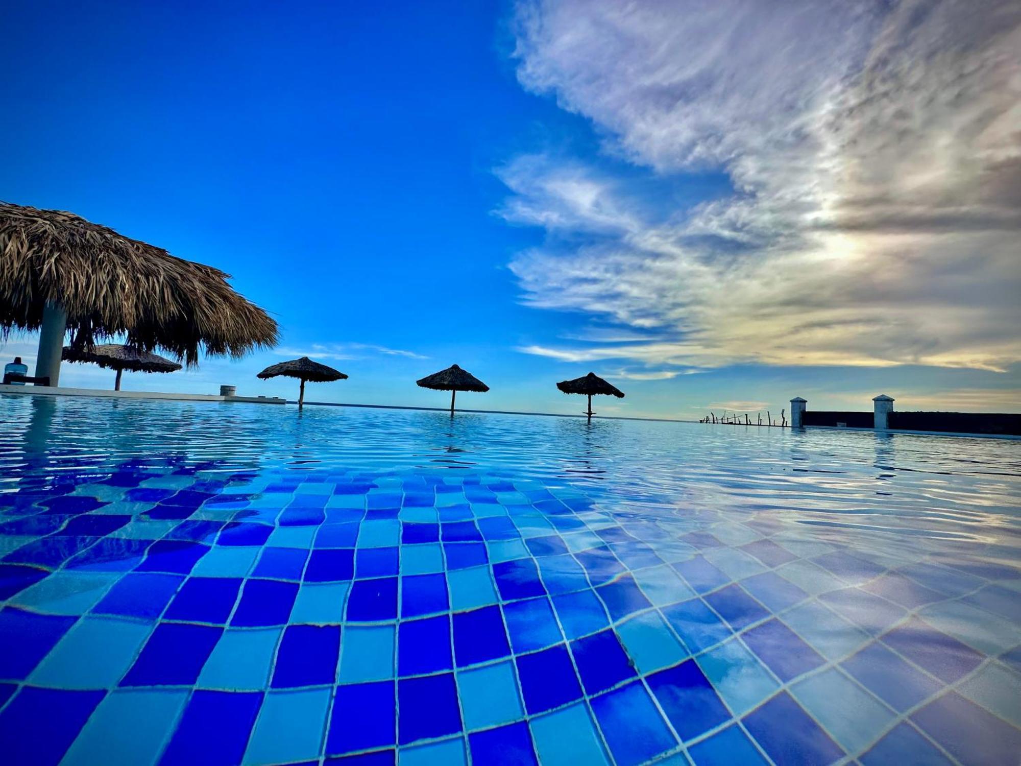 Hotel Tesoro Beach San Luis La Herradura Εξωτερικό φωτογραφία
