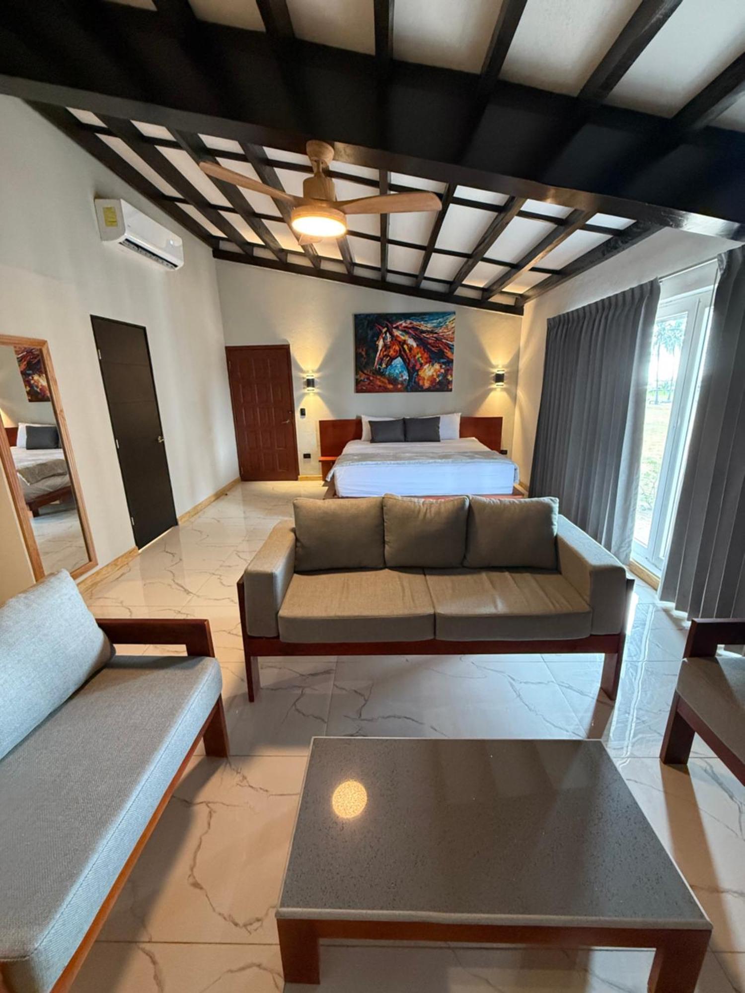 Hotel Tesoro Beach San Luis La Herradura Εξωτερικό φωτογραφία